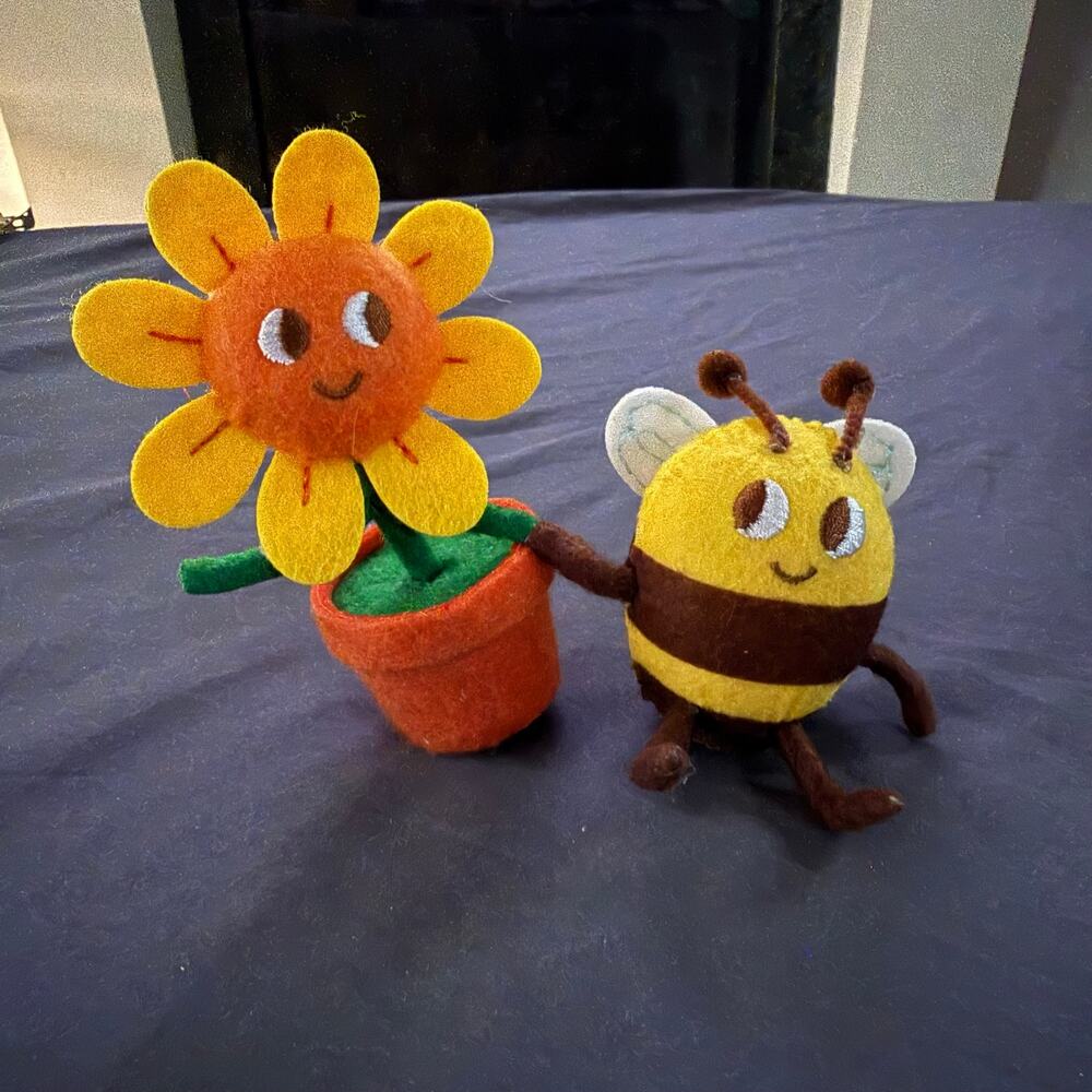 Target Spritz Bee & Flower Felt Duo 2024 Spring Easter Decor Figurines